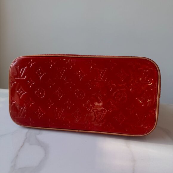 Authentic Louis Vuitton - Vernis Bag ( Glossy,Red ) - Picture 4 of 5